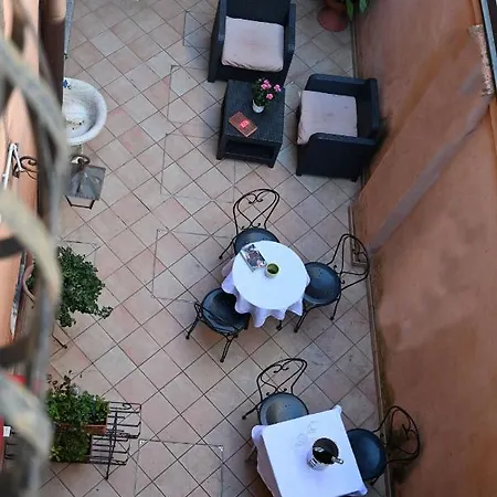 فندق مبيت وإفطار ألووغي سانتا صوفيا 3*