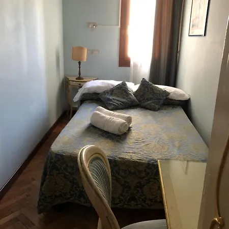 Alloggi Santa Sofia 3*