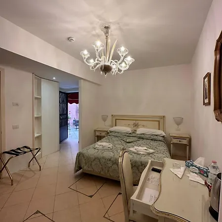 Alloggi Santa Sofia 3*