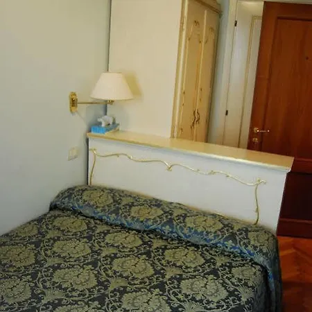 Bed & Breakfast Alloggi Santa Sofia 2*