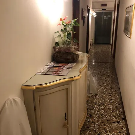 Alloggi Santa Sofia Alojamento de Acomodação e Pequeno-almoço Veneza