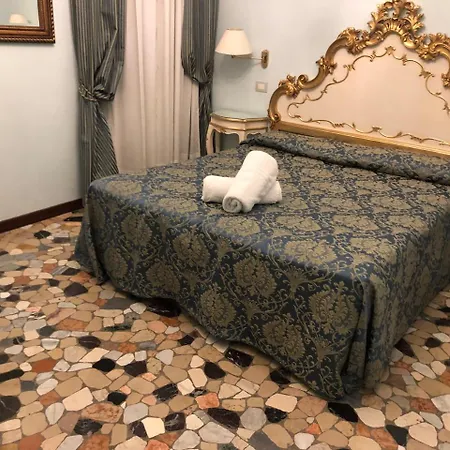 Alojamento de Acomodação e Pequeno-almoço Alloggi Santa Sofia Veneza