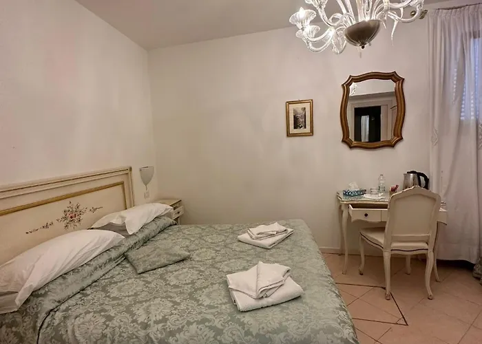 Alloggi Santa Sofia 3*