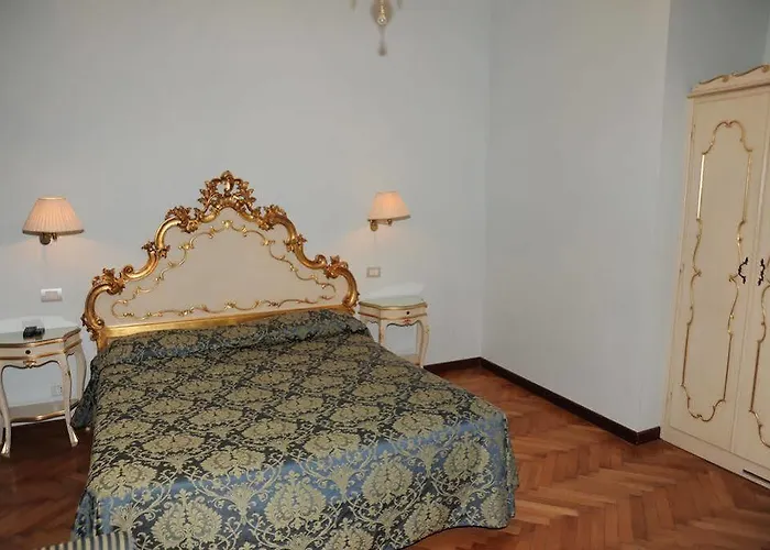 Alojamento de Acomodação e Pequeno-almoço Alloggi Santa Sofia 3*