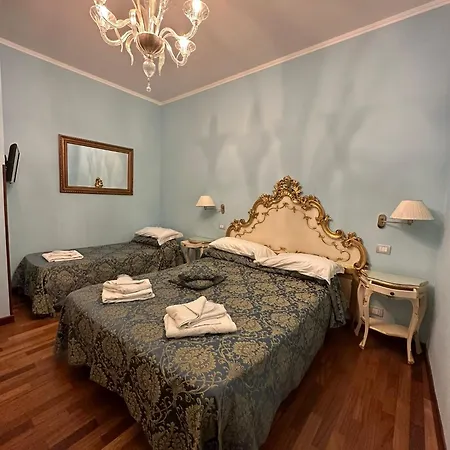 Alloggi Santa Sofia Couette-café 3*