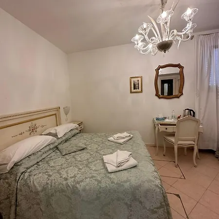 Alloggi Santa Sofia 3*