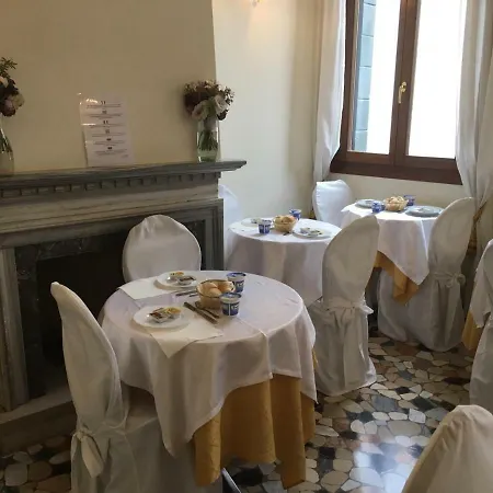 Alloggi Santa Sofia Couette-café